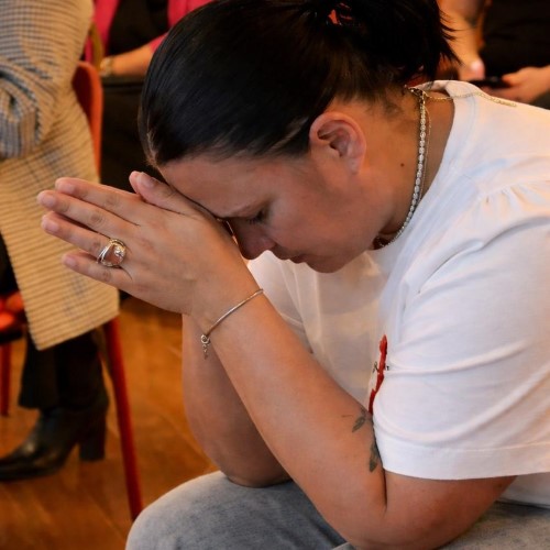 Movimento em Curitiba convida pessoas a refletirem: E se a resposta for Jesus?